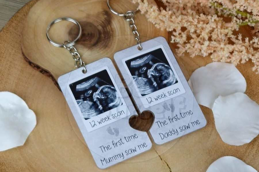 Personalised Pregnancy Photo Keyring Set – “Mummy” & “Daddy” – Custom Ultrasound Gift